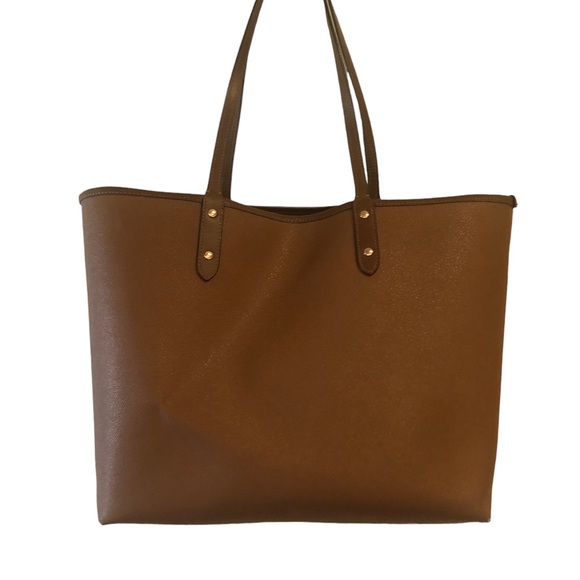 Coach Reversible Signature Saddle Tote Bag With Detachable Pouch. ON HOLD - Picture 9 of 16